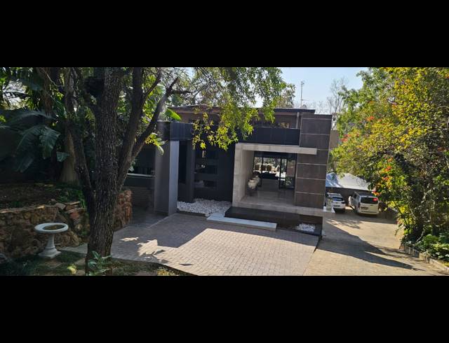4 BEDROOM FREESTANDING FOR SALE IN PROTEA PARK